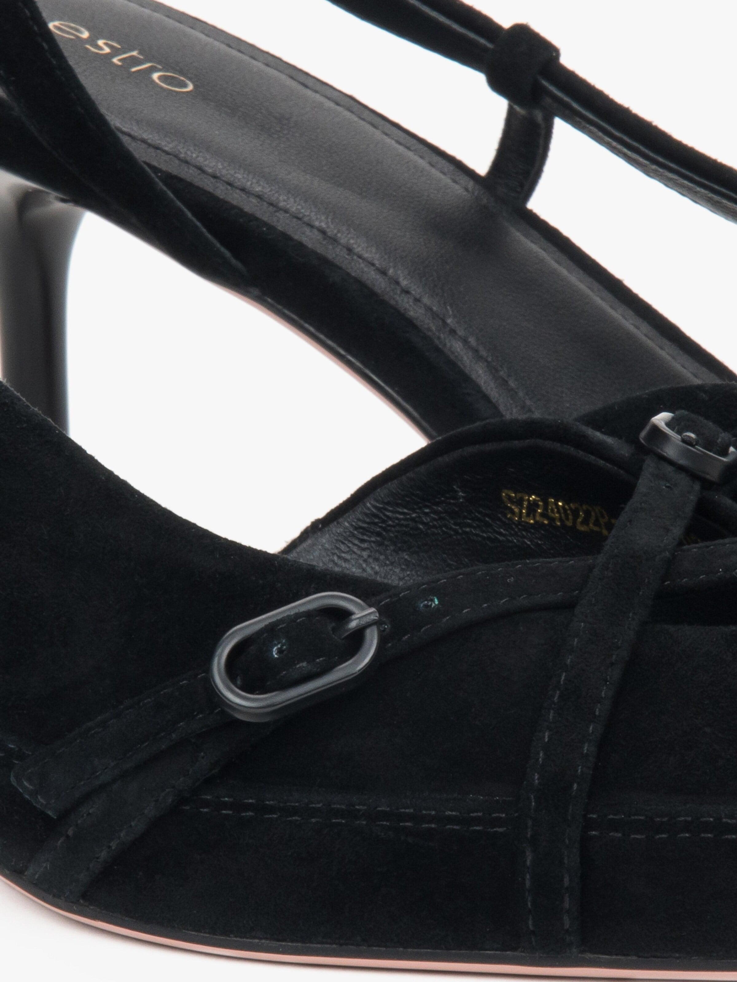Décolleté '24022-1717' di Estro in nero