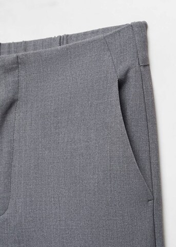 Regular Pantalon à plis 'Cindy' MANGO en gris