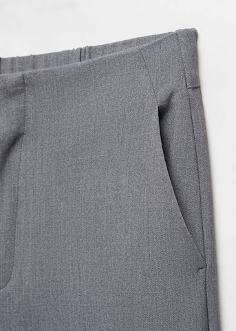 Regular Pantalon à plis 'Cindy' MANGO en gris