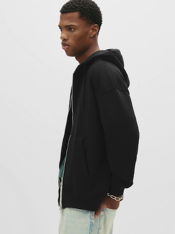 Pull&Bear Collegetakki värissä musta