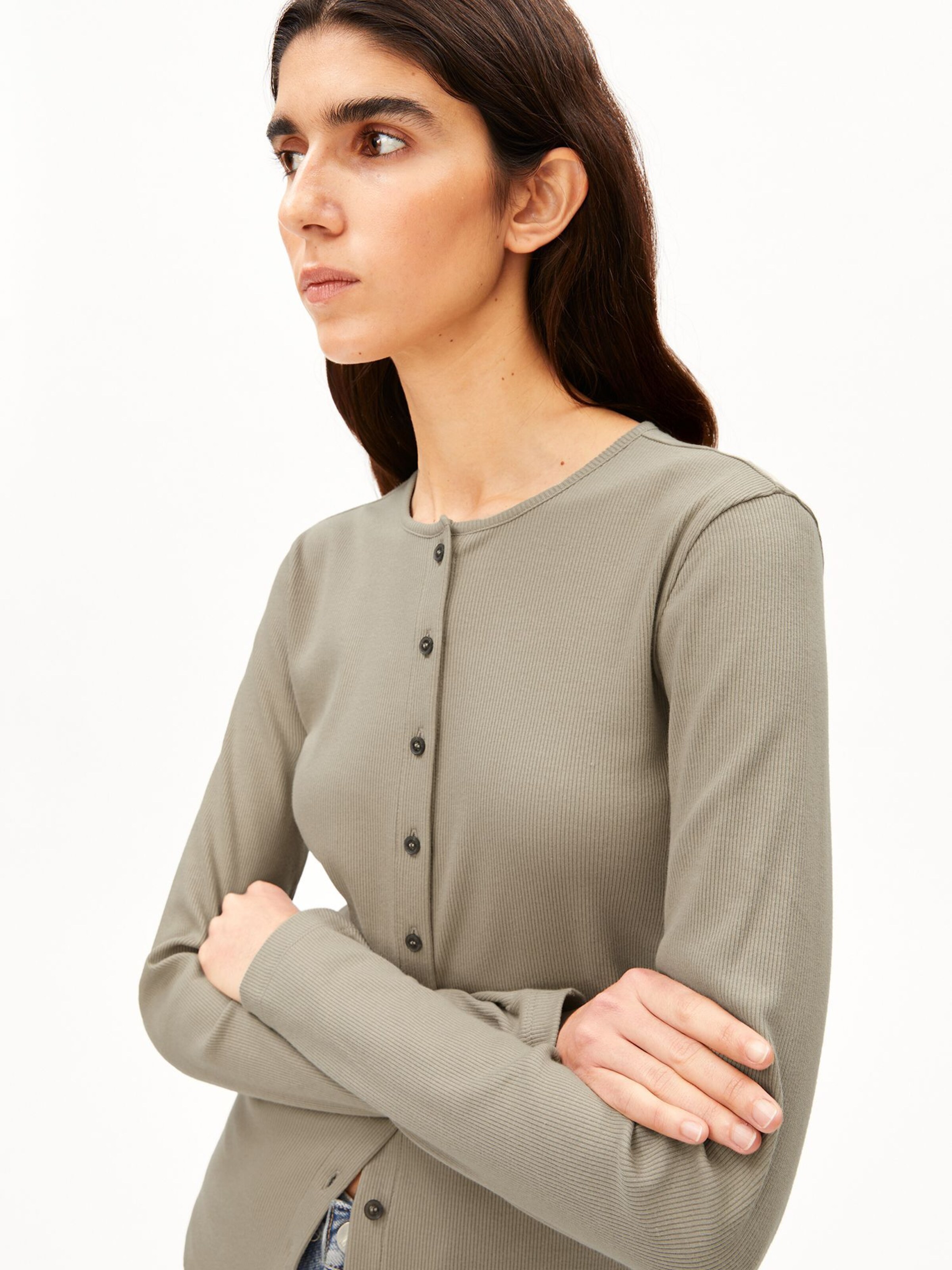 ARMEDANGELS Longsleeve RIB BUTTON in Grün: Vorderseite