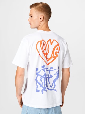 Obey Shirt 'LOVE OVER HATE' in Weiß