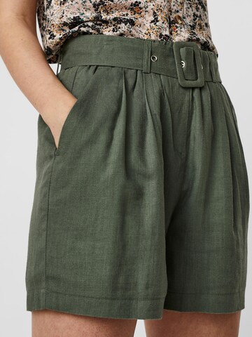 Loosefit Pantaloni con pieghe 'Amelia' di VERO MODA in verde