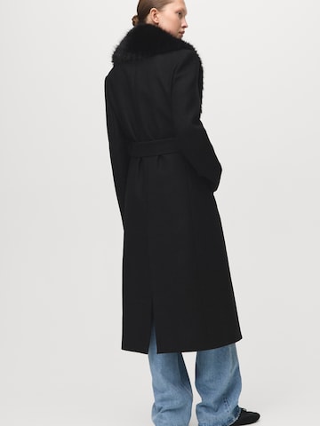 MANGO Přechodný kabát 'DOLCE' – černá