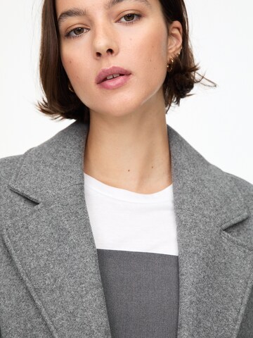 Pull&Bear Between-seasons coat in Grey