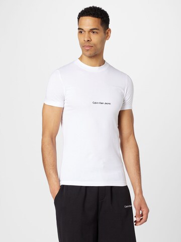 T-Shirt Calvin Klein Jeans en blanc : devant