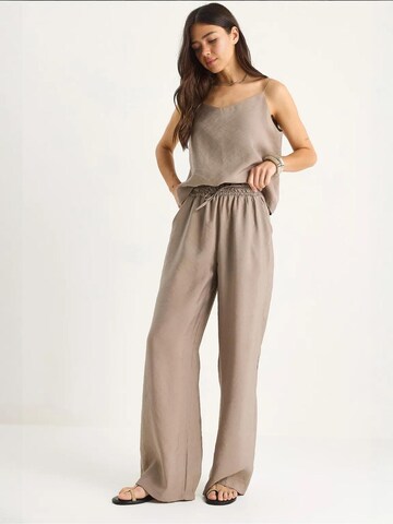 Completo pantalone di Bianco Lucci in marrone