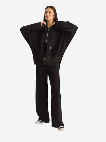 Completo pantalone di Bianco Lucci in nero