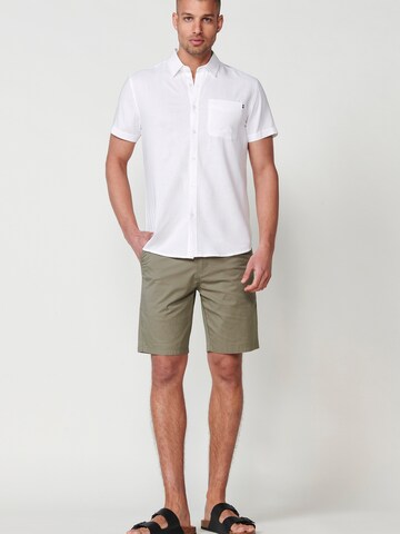 Regular fit Camicia di KOROSHI in bianco