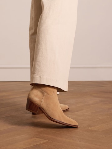 MANFIELD Ankle Boots in Beige