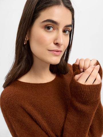 DRYKORN Pullover in Braun