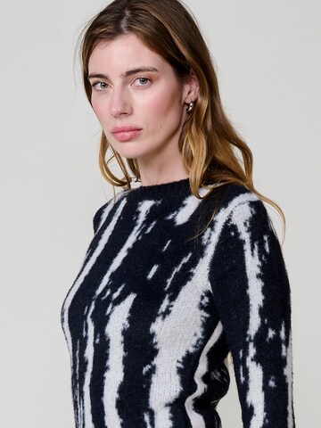 KOROSHI Pullover in Schwarz