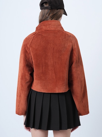 Trend Alaçatı Stili Φθινοπωρινό και ανοιξιάτικο μπουφάν σε κόκκινο