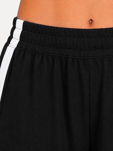 Smilodox Wide leg Trousers 'Alassio' in Black