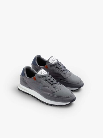 Scalpers Platform trainers ' ' in Grey
