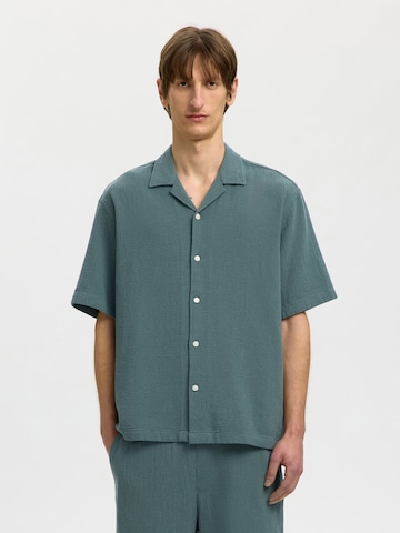 Comfort Fit Cămașă 'SLHCAL' de la SELECTED pe verde: față