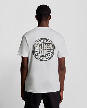 Lyle & Scott Shirt 'Geometric Globe' in White: front