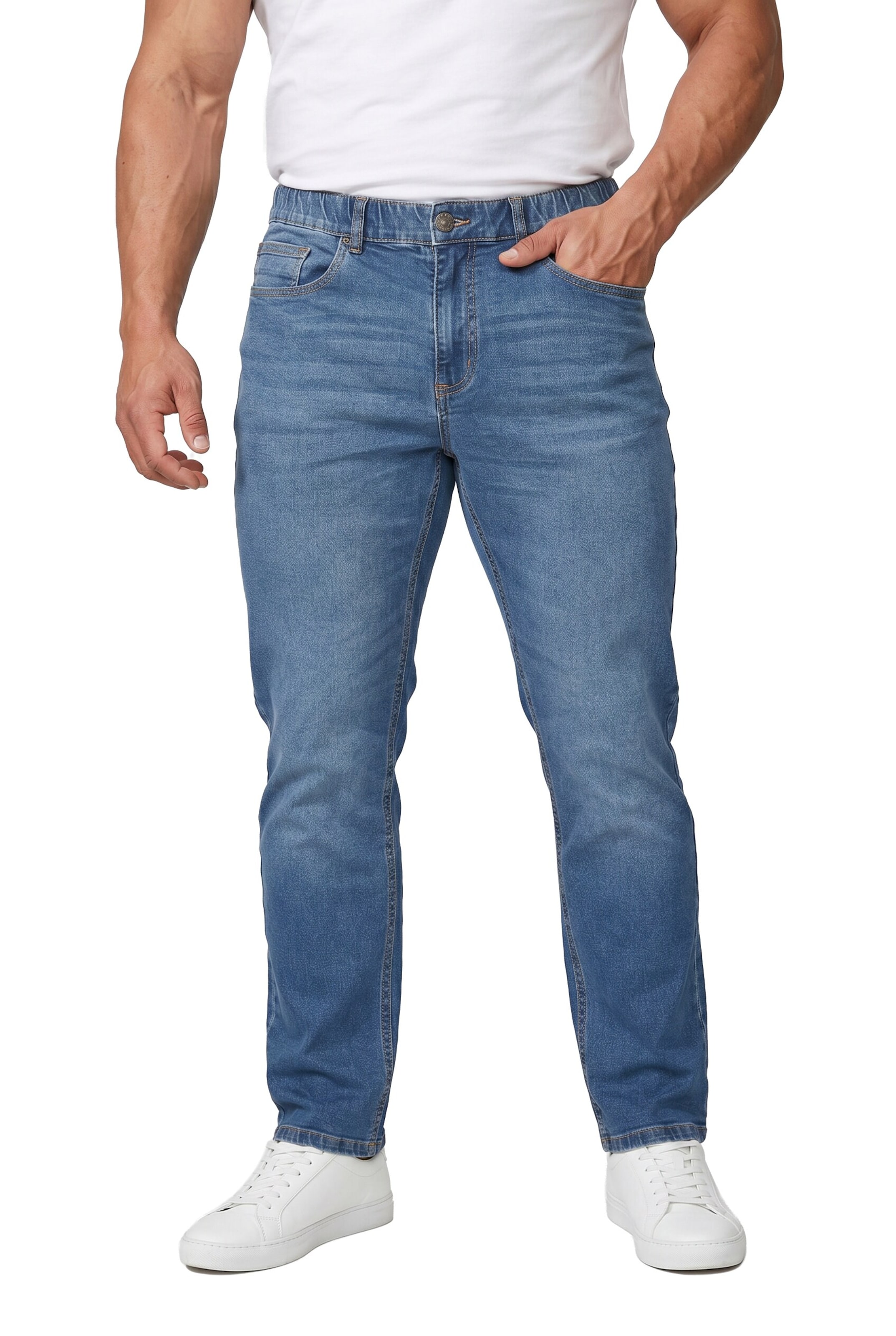 Men Plus Regular Jeans in Blue: front