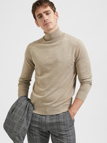 SELECTED HOMME Sweater in Brown: front