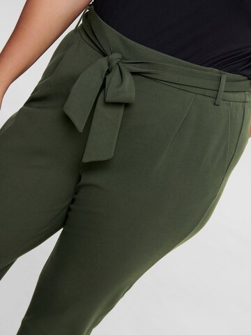 Regular Pantalon ONLY Carmakoma en vert