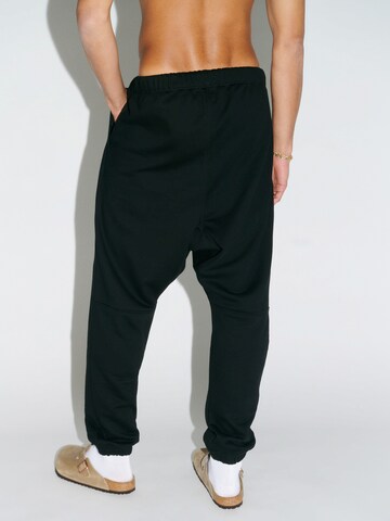 Pacemaker Tapered Pants 'Vitus' in Black