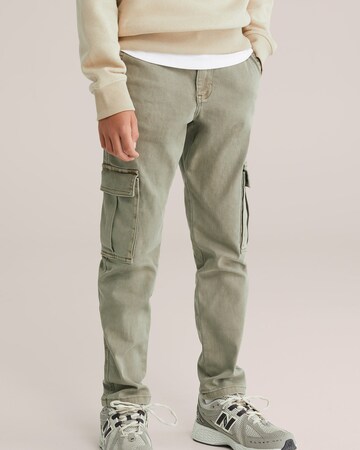 WE Fashion Regular Hose in Grün: Vorderseite