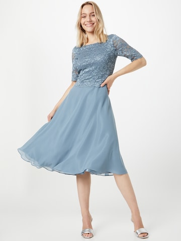 Robe de cocktail Vera Mont en bleu