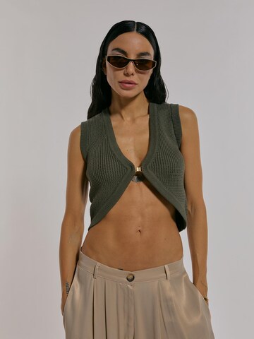 ABOUT YOU x Chiara Biasi Sunglasses 'Pia' in Green: front