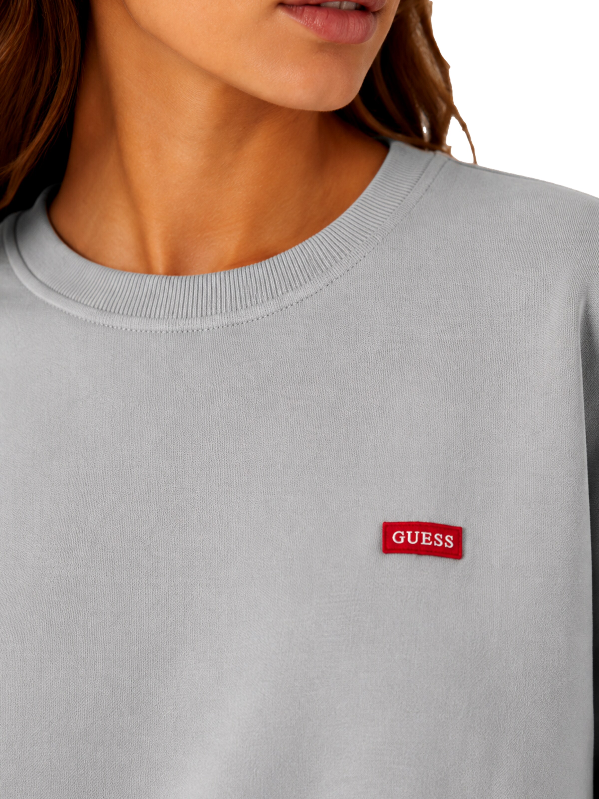 GUESS Пуловер 'Logo Patch' в сиво