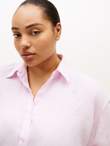 Camicia da donna 'ESS' di Tommy Hilfiger Curve in lilla