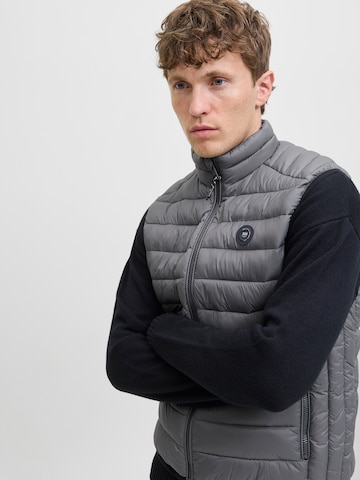 JACK & JONES - Chaleco 'JJEBRADLEY' en gris