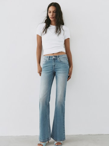 Pull&Bear Дънки Bootcut Дънки в синьо