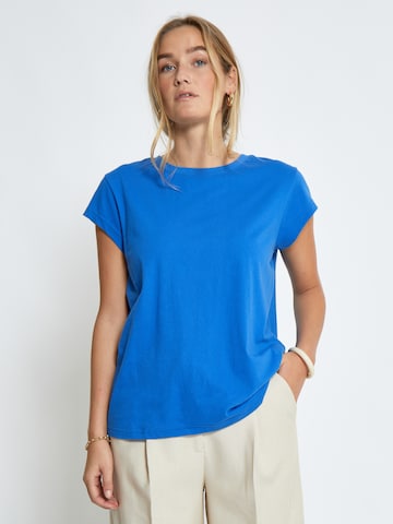 Peppercorn T-Shirt 'Trishia' in Blau: Vorderseite