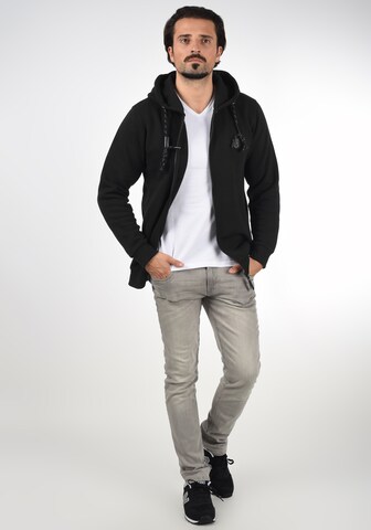 INDICODE JEANS Zip-Up Hoodie in Black