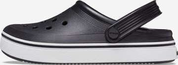 Sandales 'Off Court' Crocs en noir : devant