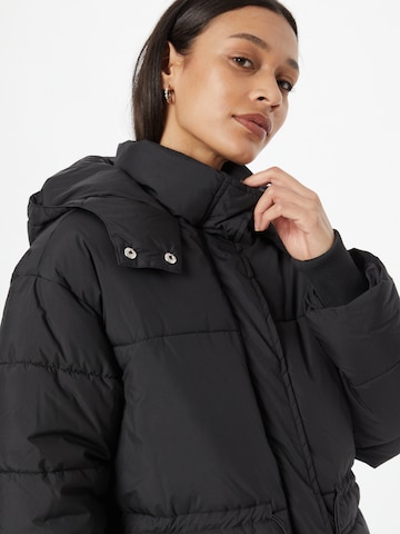 Urban Classics Winterjacke in Schwarz