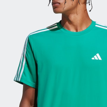 ADIDAS PERFORMANCE Функционална тениска 'Train Essentials 3-Stripes' в зелено