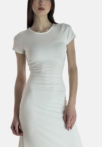 Elara Kleid in Weiß