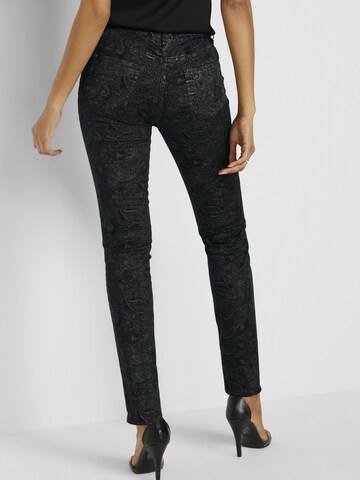 bonprix Slimfit Housut värissä musta