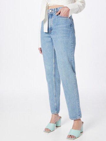 Monki Loose fit Jeans in Blue: front
