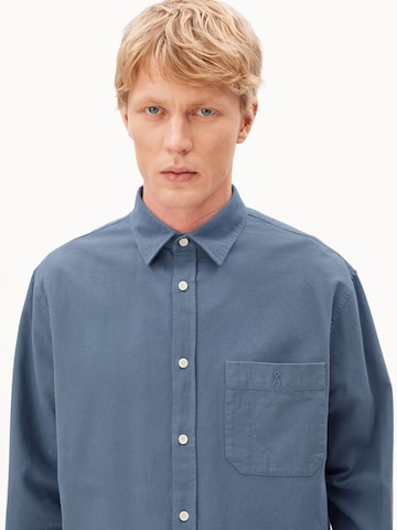 Fit confort Chemise ARMEDANGELS en bleu : devant