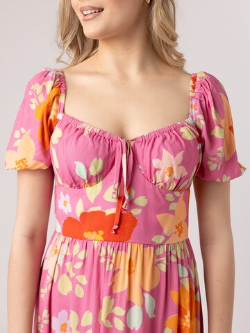Rochie de la Laurella pe roz
