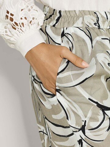 MADELEINE Loosefit Hose in Grau