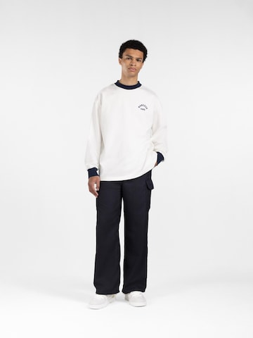 Mansour T-shirt 'Arch Felt Longsleeve' i vit