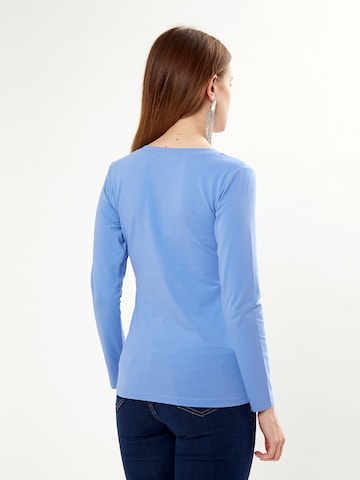 Influencer Shirt in Blau