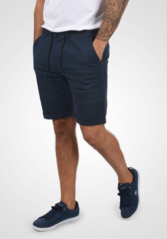 !Solid Regular Chino 'HENK' in Blauw: voorkant