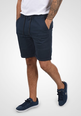 !Solid Regular Chinoshorts 'HENK' in Blau: predná strana