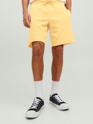 Regular Pantalon JACK & JONES en jaune : devant