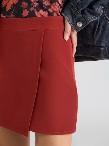Fustă 'Isabella' de la ABOUT YOU pe roșu