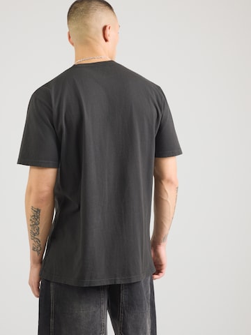 GAP Μπλουζάκι σε μαύρο